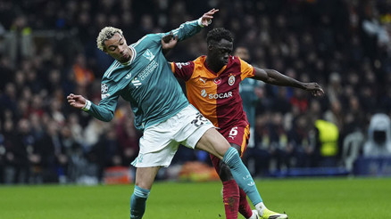 Galatasarayda Davinson Sanchez cezalı duruma düştü