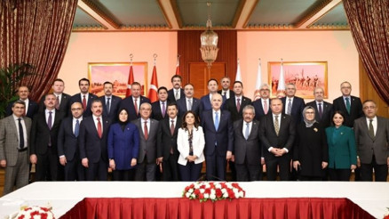 Kurtulmuş, Terörsüz Türkiye komisyonu üyeleriyle bir araya geldi