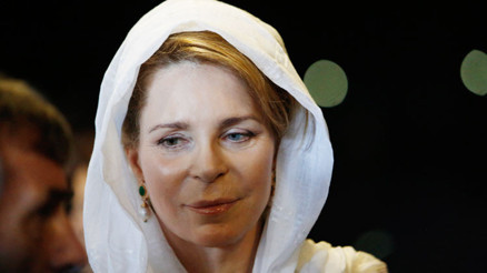 Benim oğlum bir gün kral olacak diye büyütmüştü... Şimdi mavi gözlerinin ışığı söndü: Lütfen bırakın onu, savunmasız kaldı