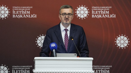 İletişim Başkanı Duran, basın mensuplarıyla iftarda bir araya geldi İletişim Başkanı Duran, basın mensuplarıyla iftarda bir araya geldi