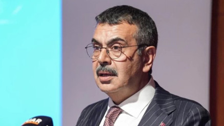 Bakan Tekinden 15 yaş ve ara tatil açıklaması