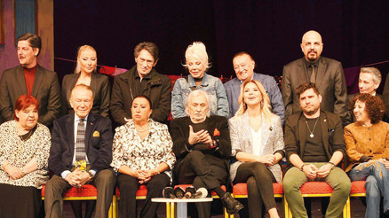 Gırgıriye tiyatroda