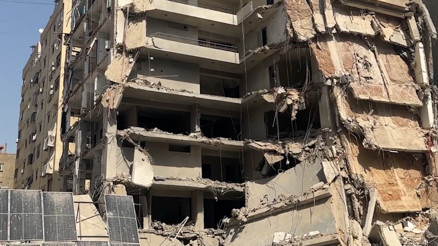 İsrailin, Beyrutun Dahiye bölgesine düzenlediği saldırılarda çok sayıda binada hasar oluştu