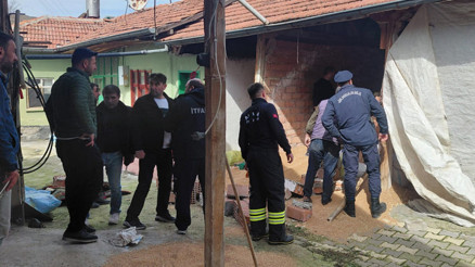 Depoda duvar çöktü Ağabey duvarın altında kaldı, 14 yaşındaki kardeşinin parmakları koptu