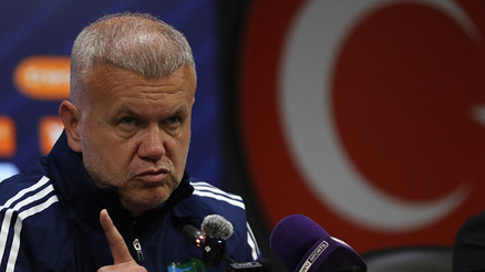 Volkan Kazak: Penaltı pozisyonunu bize açıklamaları lazım