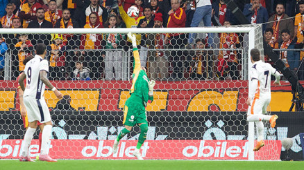 Uğurcan Çakırdan fair-play örneği