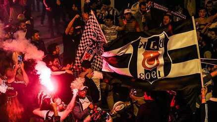 Beşiktaş Çarşıdan anlamlı ziyaret: Ankarada Muhsin Yazıcıoğluna saygı Beşiktaş Çarşıdan anlamlı ziyaret: Ankarada Muhsin Yazıcıoğluna saygı