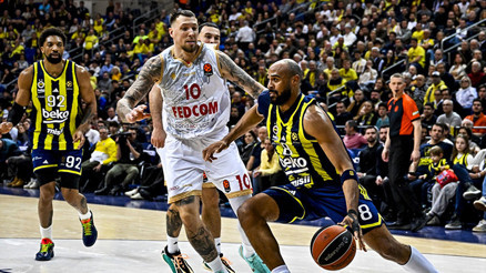Fenerbahçe Beko erteleme maçında Olympiakosa konuk oluyor