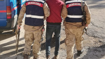 Jandarmadan 8 ilde 10 suç örgütüne operasyon: 34 şüpheli tutuklandı Jandarmadan 8 ilde 10 suç örgütüne operasyon: 34 şüpheli tutuklandı