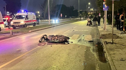 Minibüs ile motosiklet çarpıştı; 1 ölü, 1 yaralı