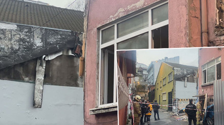Beyoğlunda ev yangını: 1 yaşındaki bebek hayatını kaybetti Beyoğlunda ev yangını: 1 yaşındaki bebek hayatını kaybetti