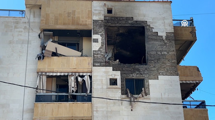 İsrail’in Cebel Lübnan’a düzenlediği hava saldırısında bir apartman dairesi hedef alındı