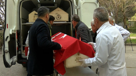 Vasiyeti yerine getirildi | Albayın cenazesi 6 yıl sonra toprağa verilecek Vasiyeti yerine getirildi | Albayın cenazesi 6 yıl sonra toprağa verilecek