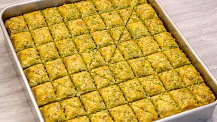 Şef Rüzgar Sünbülden bayram sofralarına özel fıstıklı baklava tarifi