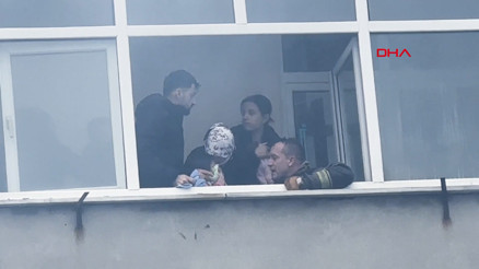 Büyükçekmecede yangın Mahsur kalanlar kurtarıldı