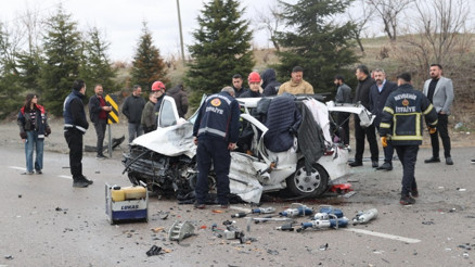 Nevşehirde üç araç birbirine girdi: 3 ölü, 6 yaralı