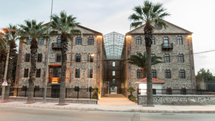 İzmir’de Meslek Fabrikası binası düğümü