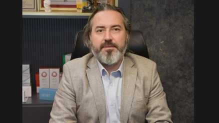 Yüz ve boyun germe ameliyatı ile yıllara meydan okuyun