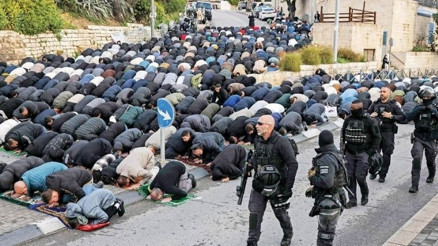 İsrail polisi müdahale etti… Mescid-i Aksa’da ilk kez bayram namazı kılınamadı