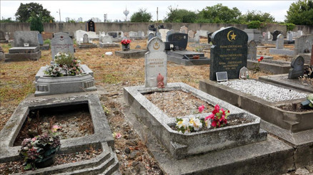 Fransada Müslüman mezarlığına saldırı