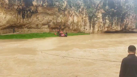 Doğu ve Güneydoğuyu sel ve sağanak vurdu... Eğitime ara verildi