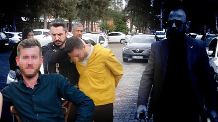 Sevgilimle nasıl konuşursun kavgası: Konum isteyip silahlı baskın yaptı, kasığından vuruldu Sevgilimle nasıl konuşursun kavgası: Konum isteyip silahlı baskın yaptı, kasığından vuruldu