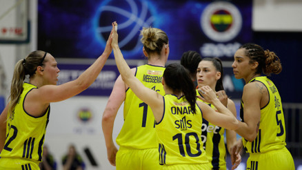 Fenerbahçe Opet seride öne geçti