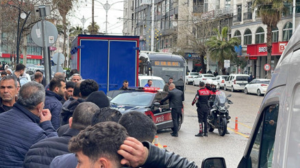 Şanlıurfada tanınmamak için tıbbi maske takarak ağabeyini vurdu Çevredekiler tarafından yakalandı