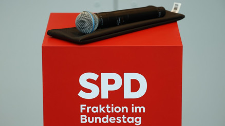 SPD’de yönetime isyan