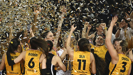 Kupa Voleyde şampiyon Vakıfbank