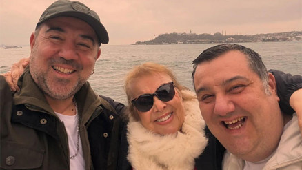 Ata Demirerden Boğaz manzaralı kutlama