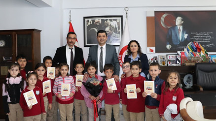 Çocuklarından kaleminden dökülenler okurla buluşuyor