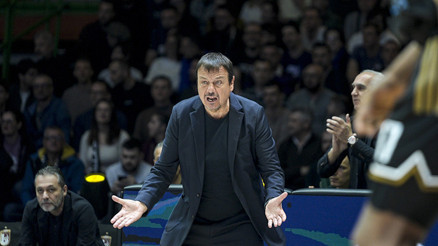 Ergin Ataman: Yarın oğlum bile oynasa bu maçı kazanmamız gerekiyor