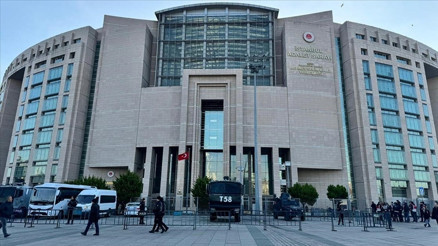 İBB soruşturmasında gözaltına alınan Antalya Büyükşehir Belediyesi personeli adliyeye sevk edildi
