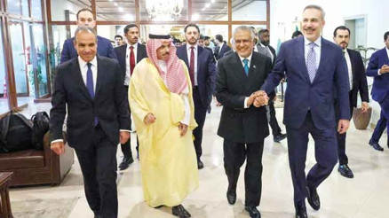 Pakistan’da barış zirvesi