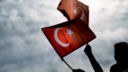 22 Nisan yarım gün mü, ders var mı, okul tatil mi 23 Nisan resmi tatil mi