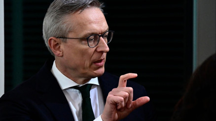 Bakan uyardı: Yapay zeka işleri tehdit ediyor