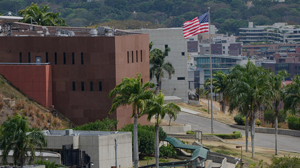 Venezueladaki ABD Büyükelçiliği 7 yıl sonra yeniden açıldı