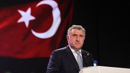 Bakan Bak’tan A Milli Takımı’na tebrik mesajı