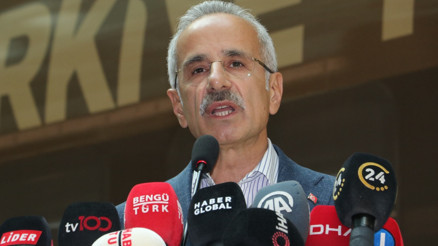 Bakan Uraloğlundan Hürmüzdeki Türk gemileriyle ilgili açıklama