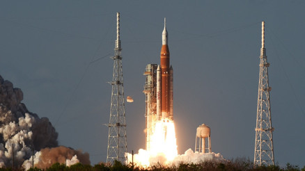 NASA, Artemis II görevi kapsamında Orion uzay aracını Aya fırlattı
