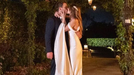 Yedi yıldır bir çatı altında yaşayıp gidiyorlar.... Geleneksel evlilikten yanayım... Kocam olmasa ne yapardım