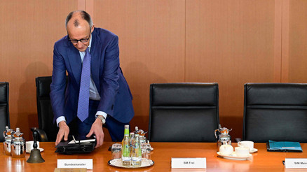 Hükümetten memnuniyet diplerde