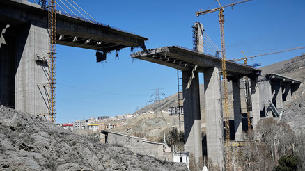 İranda stratejik damar vuruldu Misilleme tehdidi gecikmedi: İşte hedef listesi