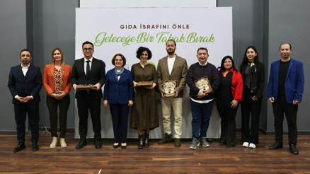 Geleceğe bir tabak bırak