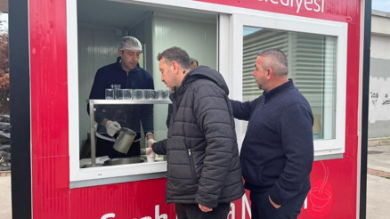 Manisa yolunda çorba ikramı başladı