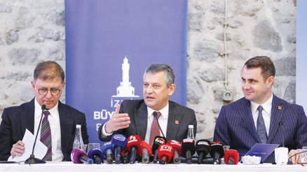 İzmir’de roman buluşması