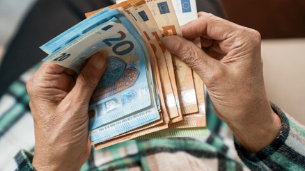 SPD: Milletvekilleri de emeklilik primi ödesin