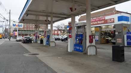 İrandaki savaş ABD halkının cebini vurdu: Benzin 4 doları geçti