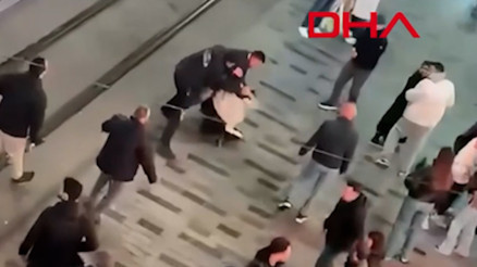 İstiklal Caddesi’ndeki AVMde tekmeli yumruklu kavga